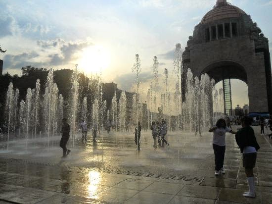 Pontos turísticos na Cidade do México