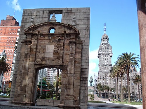 Praça Independência em Montevidéu